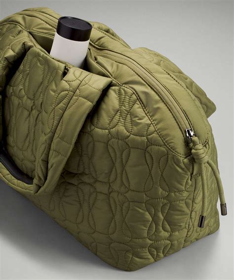 lululemon quilted embrace tote bag